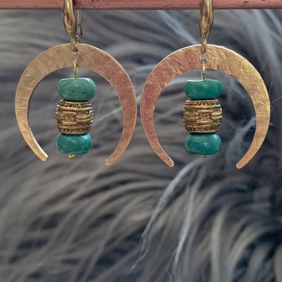 Free People Jewelry - Handmade hammered natural green turquoise earrings